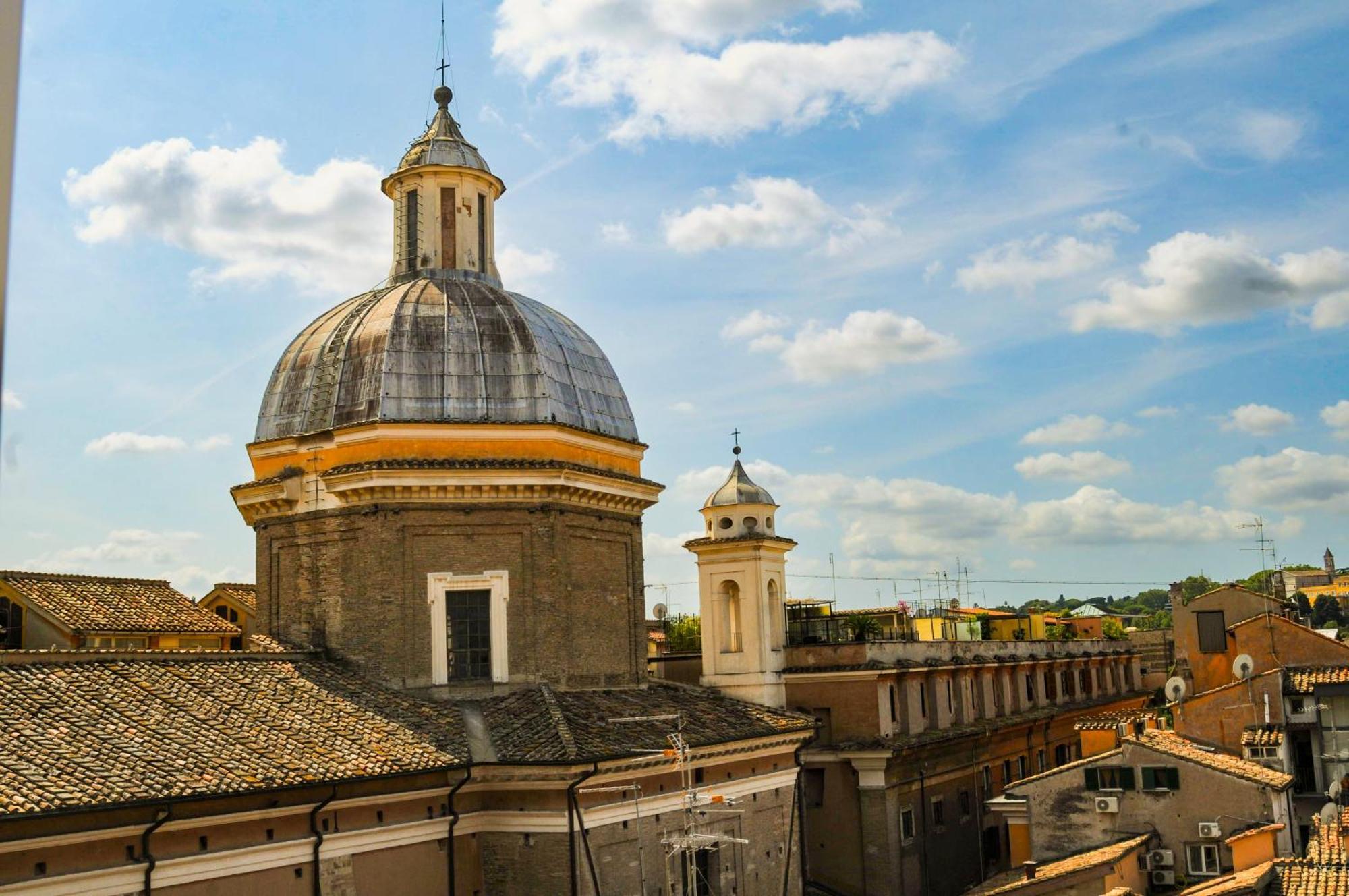 Апартаменты La Mia Casa In Campo Di Fiori Рим Экстерьер фото
