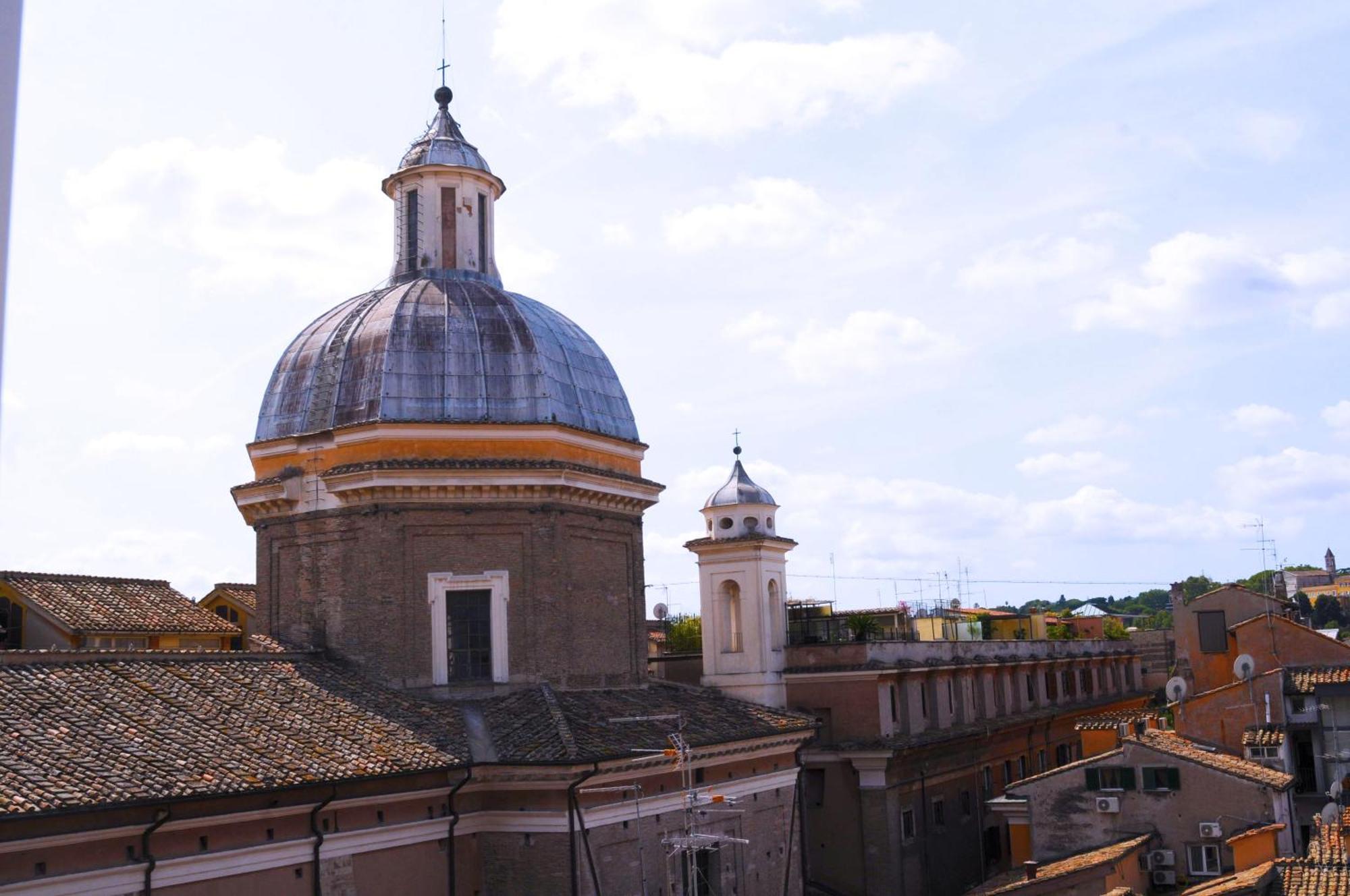 Апартаменты La Mia Casa In Campo Di Fiori Рим Экстерьер фото